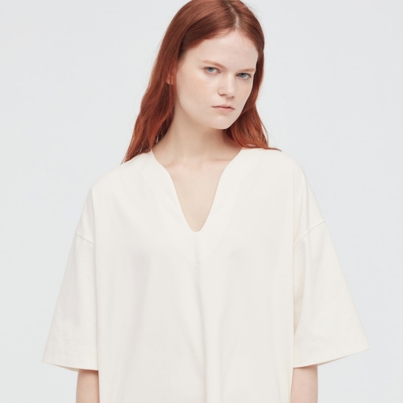 AIRism Off-White Cotton Half-Sleeve T - Picture 4 of 16